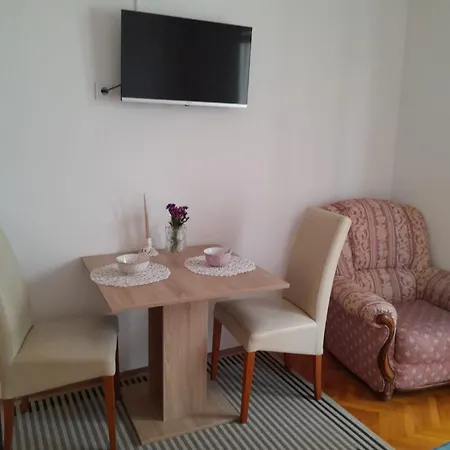 Apartament Sime *